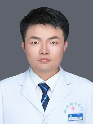 李伟