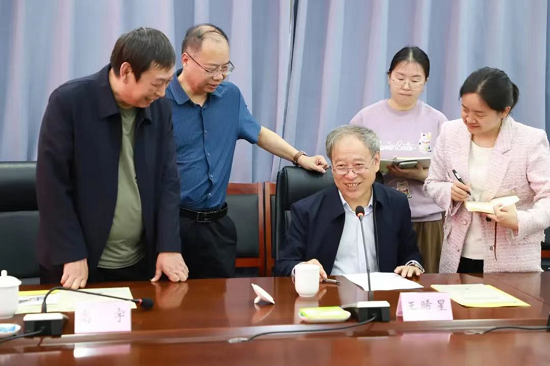 弘扬国医精粹 助力学科建设——王晞星国医大师莅临郑州市…