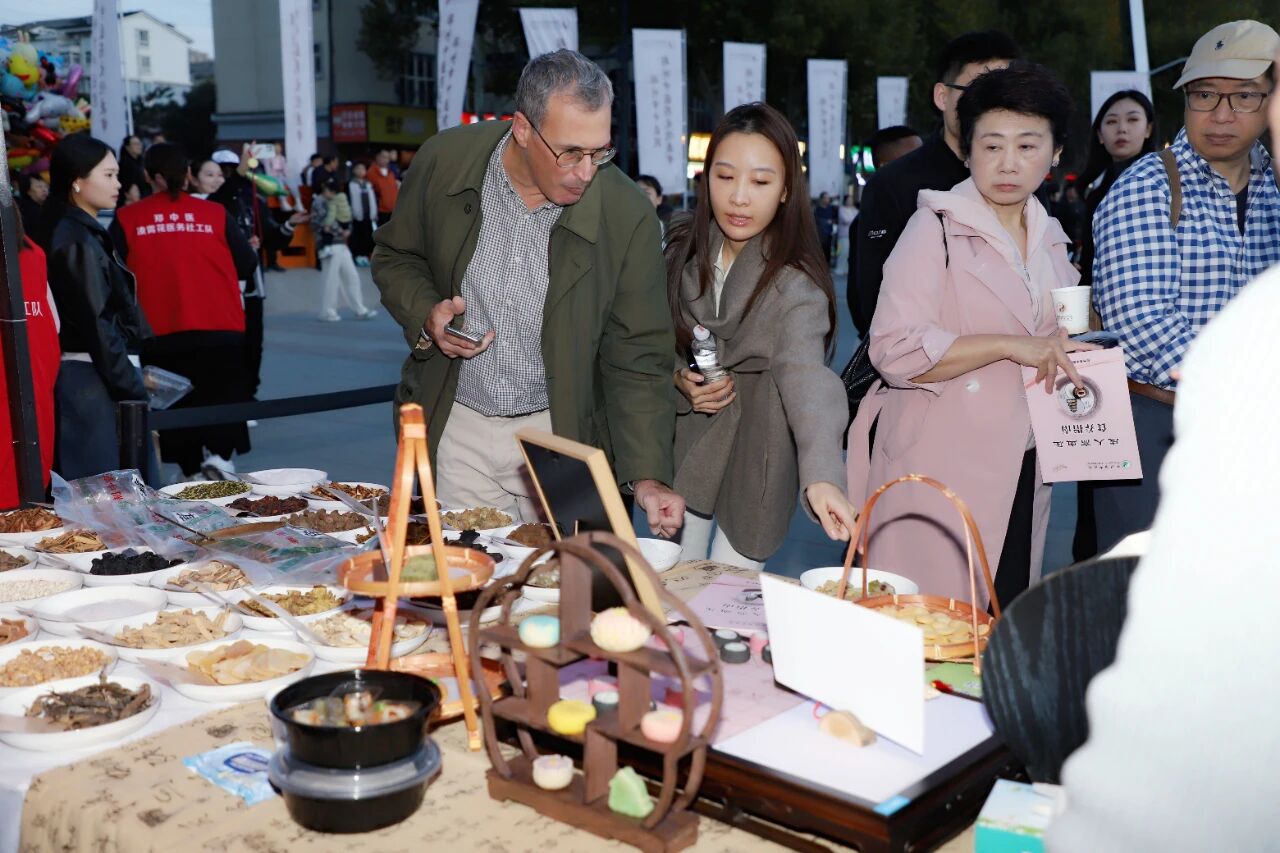 微信图片_2025-11-06_154404_943.jpg 微信图片_2025-11-06_154404_943.jpg